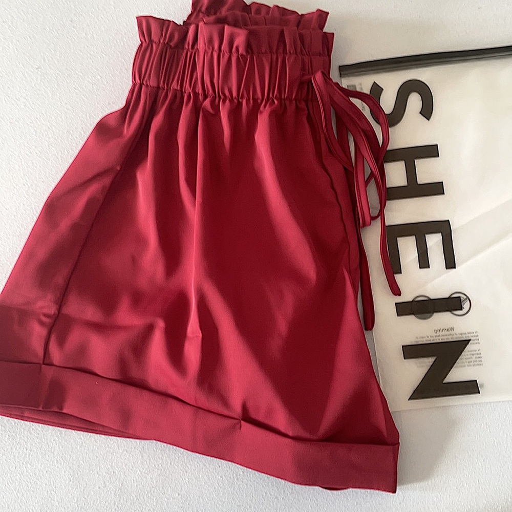 NWT SHEIN Paperbag Drawstring Shorts (S)